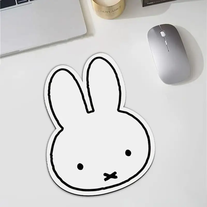 Office Furniture Installation - Kawaii Miffy Hasenförmiges Mauspad im Ins-Stil,